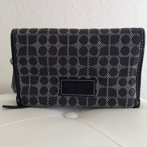 KATE SPADE classic fold over clutch/wristlet